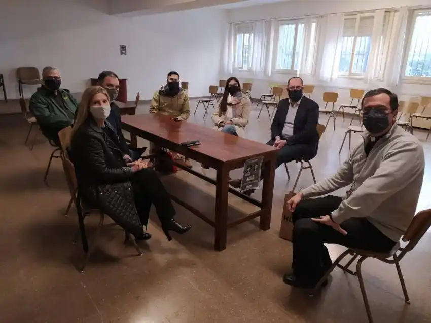 El obispo Mestre recibió a la precandidata a diputada nacional Cynthia Hotton