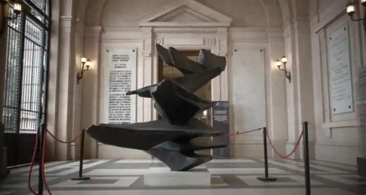 El Centro Cultural Kirchner homenajea a la escultora Alicia Penalba
