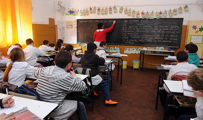 Dos miradas opuestas sobre el futuro de la educación
