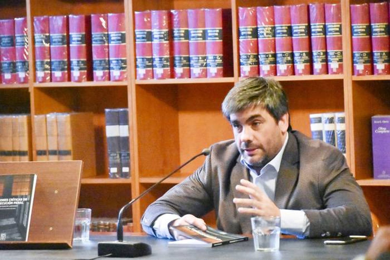 Se presentó en Tribunales el libro   �SCuestiones críticas de la ejecución penal⬝