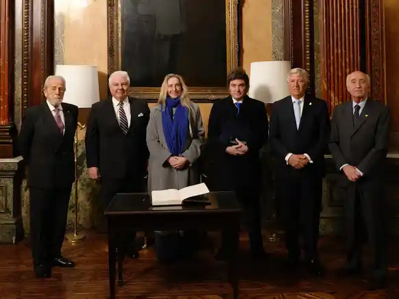 Milei repasó las políticas económicas aplicadas en su gestión y pidió que los inversores recuperen la confianza.