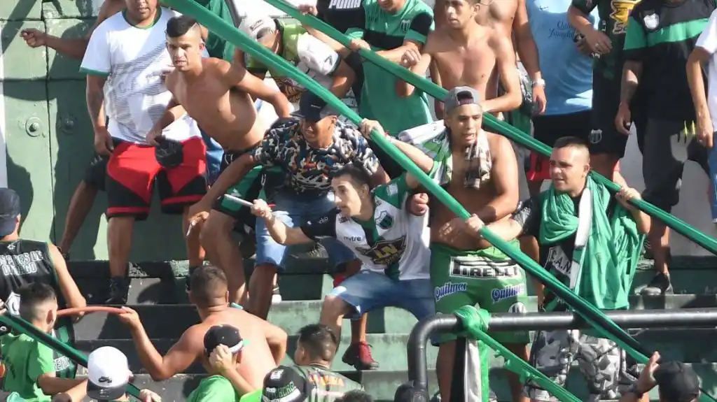 El castigo para Chicago, un punto y jugar sin gente