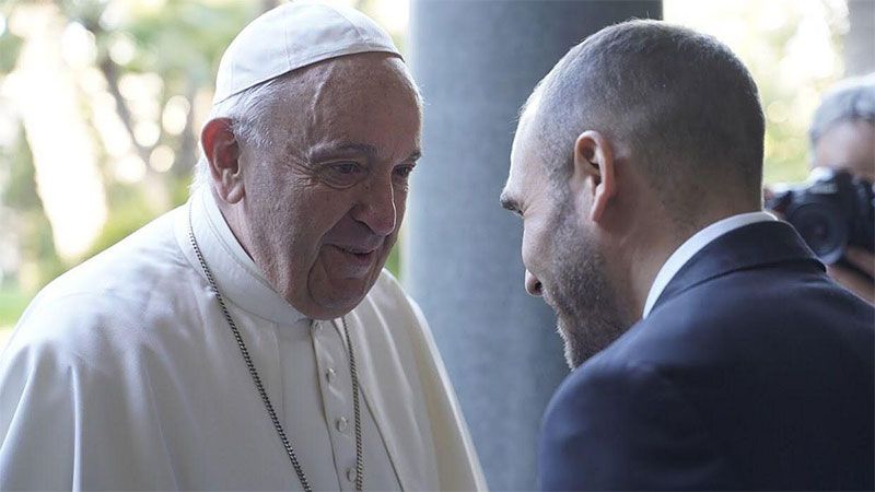 Francisco recibió al exministro de Economía Martín Guzmán