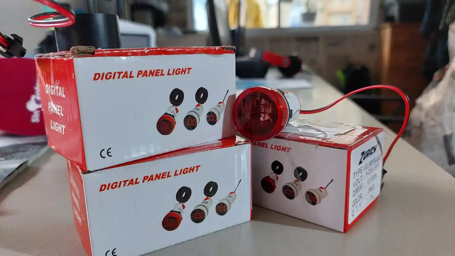 Baja tensión: cómo reclamar y con qué prevenir los daños que produce la variación en el suministro eléctrico