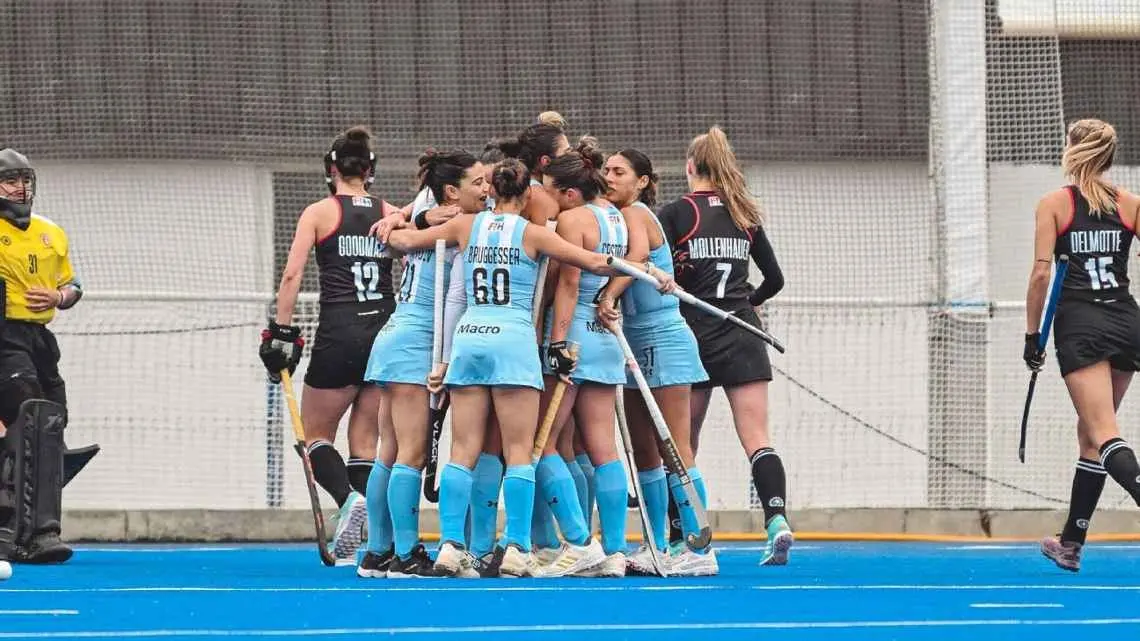 Las Leonas festejaron un buen triunfo sobre Canadá en la Copa Panamericana