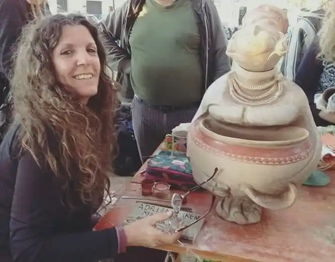 Una maestra en cerámica en La Sudestada