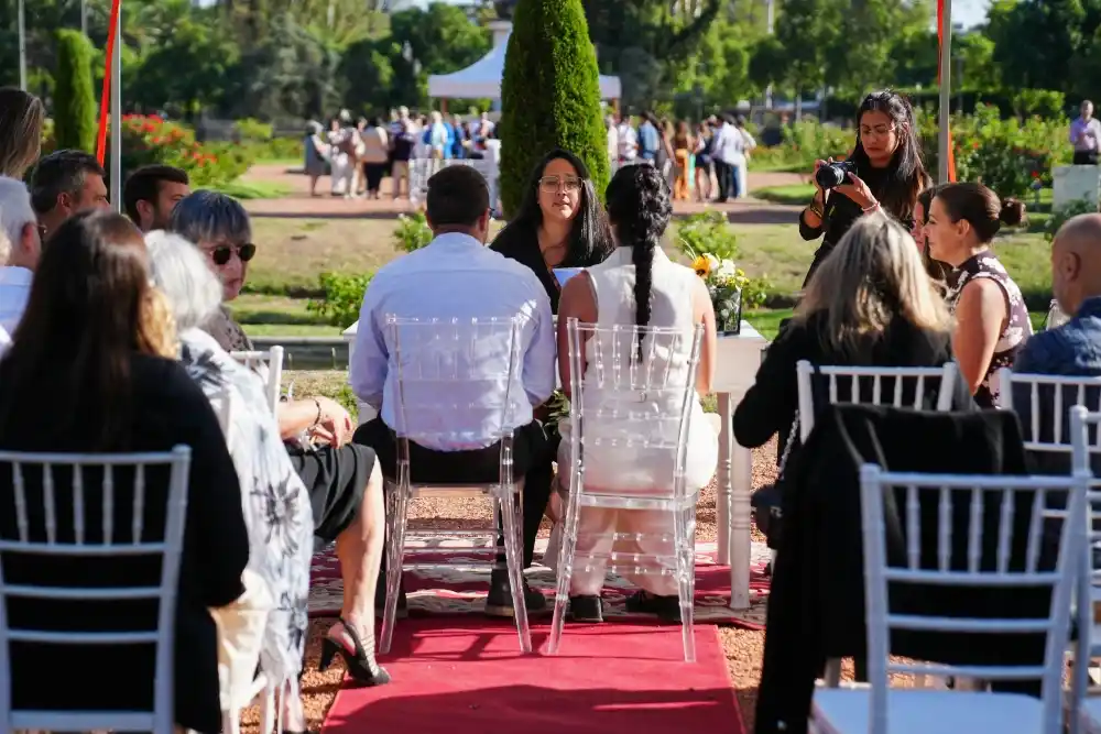 16 parejas se casaron en el Rosedal del Parque Independencia este sábado por el Día de los Enamorados