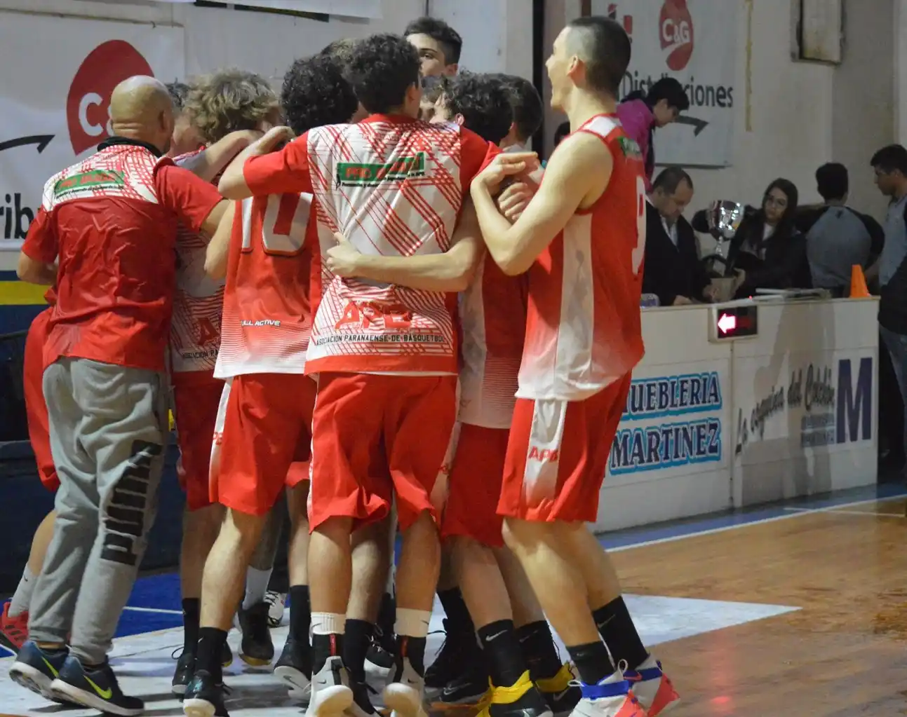 Cobarde agresión a los árbitros tras la final del Entrerriano U19