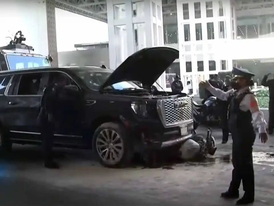 Tiroteo en aeropuerto de Ciudad de México deja dos policías heridos