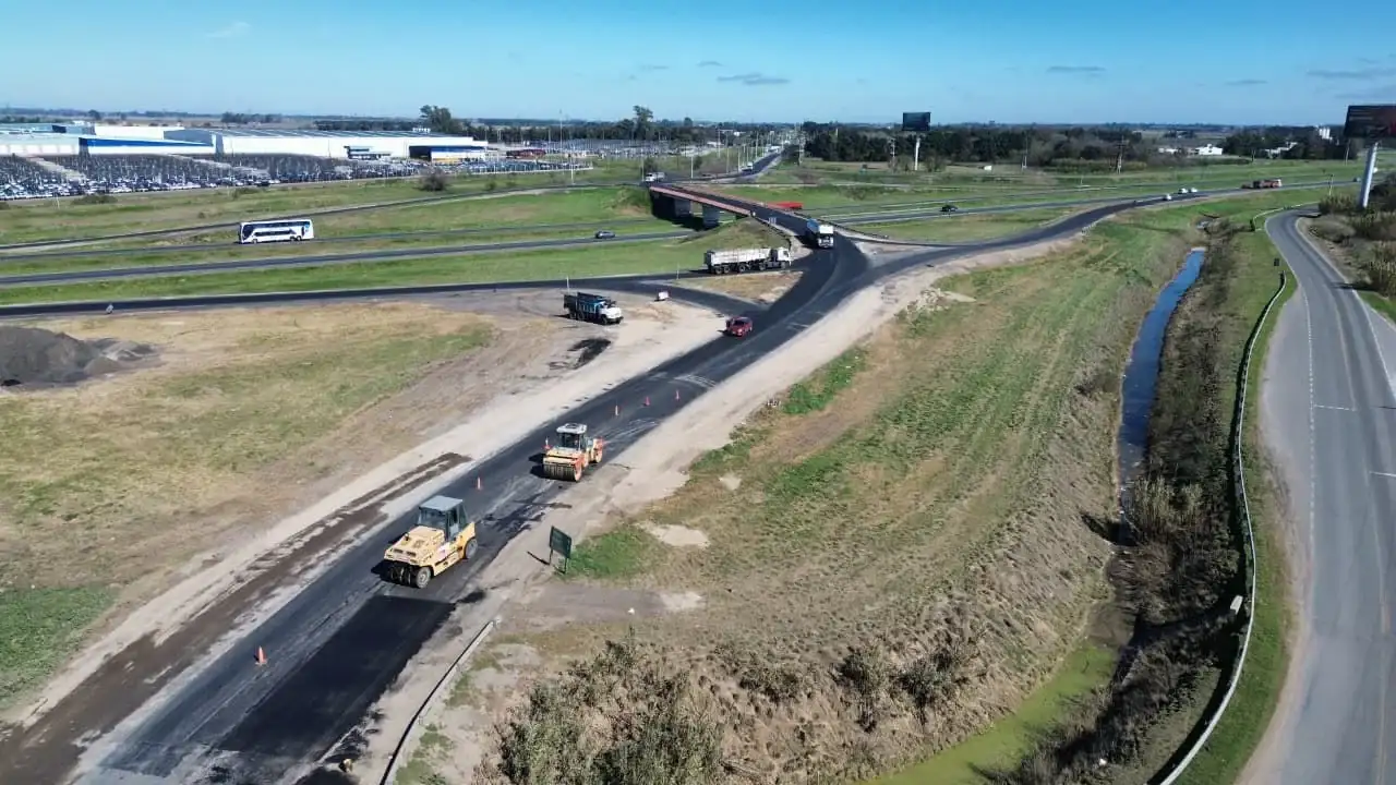 Avanza la repavimentación de la ruta.