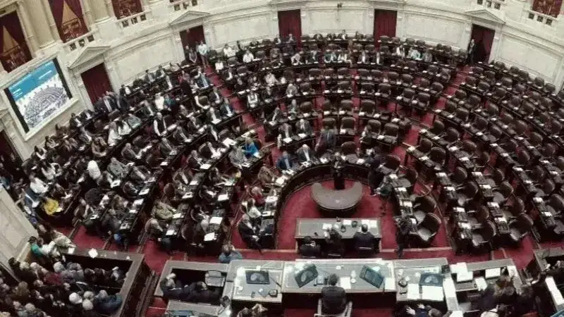 Quiénes son los diputados que no dieron quórum contra el DNU de Milei