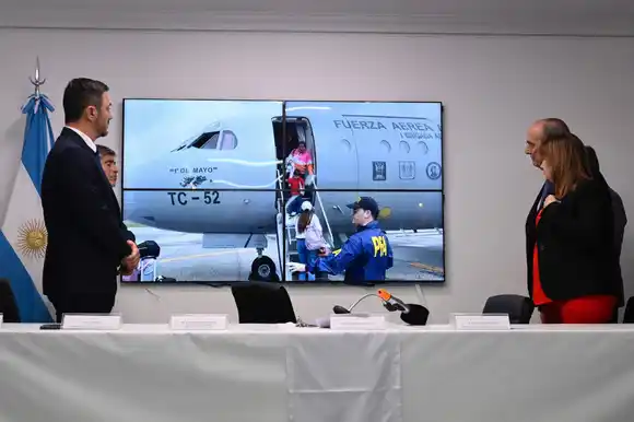 ¡EL NARCO QUE HA CAUSADO CONTROVERSIA EN ECUADOR! Familiares de alias FITO son deportados de Argentina