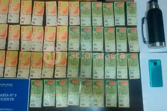 Secuestraron un termo, un celular y dinero en San Vicente por un hurto