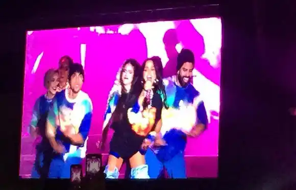 Natti Natasha suspendió sus vacaciones por cantar en Venezuela