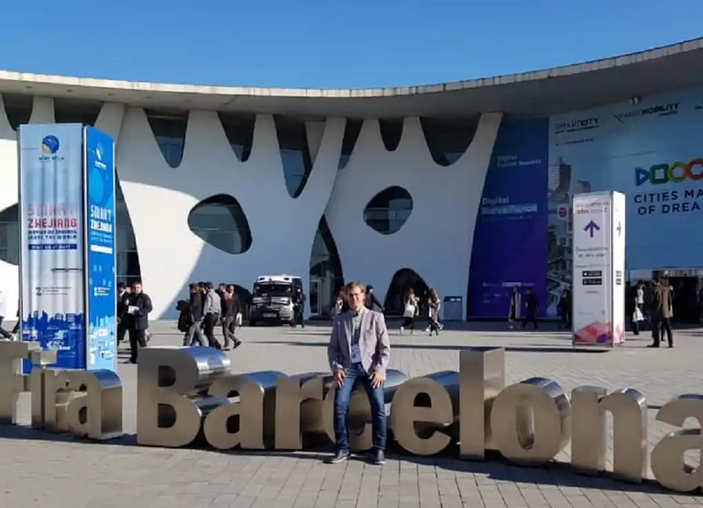Piaggio en Barcelona: Abordaron temas de eficiencia energética, movilidad y seguridad