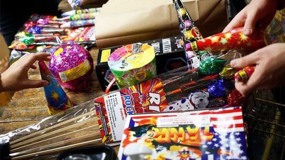 ¡MASCOTAS LO AGRADECEN! Prohíben venta, compra, uso y tenencia de fuegos artificiales sonoros en Barcelona