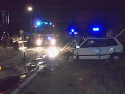 Tres muertos por choque frontal en Santa Fe: Una víctima era policía y estaba embarazada 