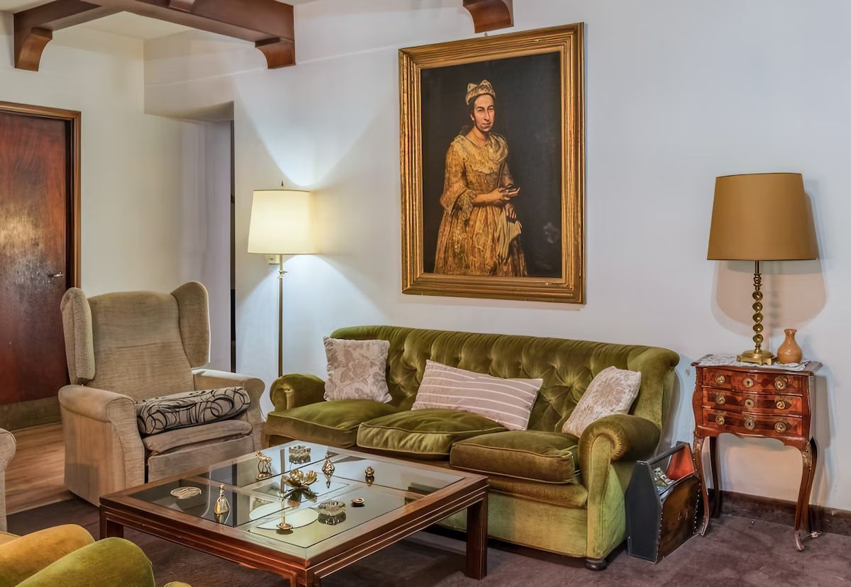 El cuadro colgado en el living de la casa de una de las hijas de Friedrich Kadgien. Foto: Robles Casas