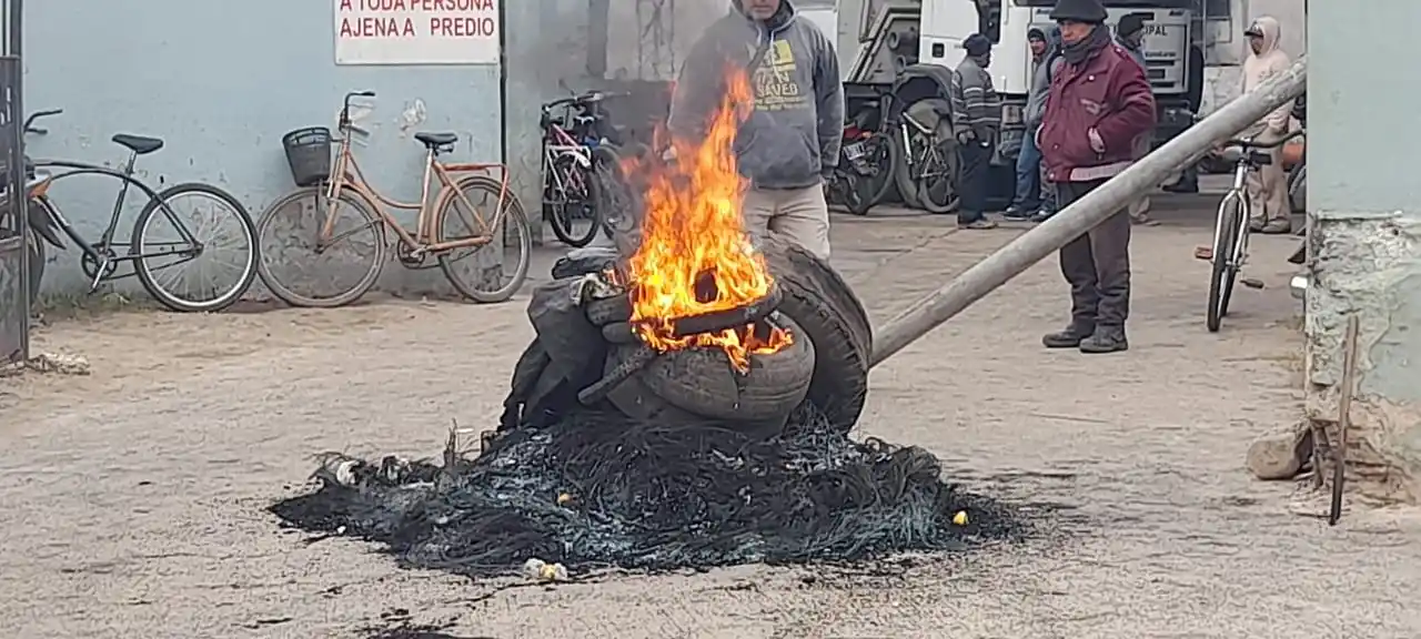 Empleados municipales en conflicto con el Ejecutivo