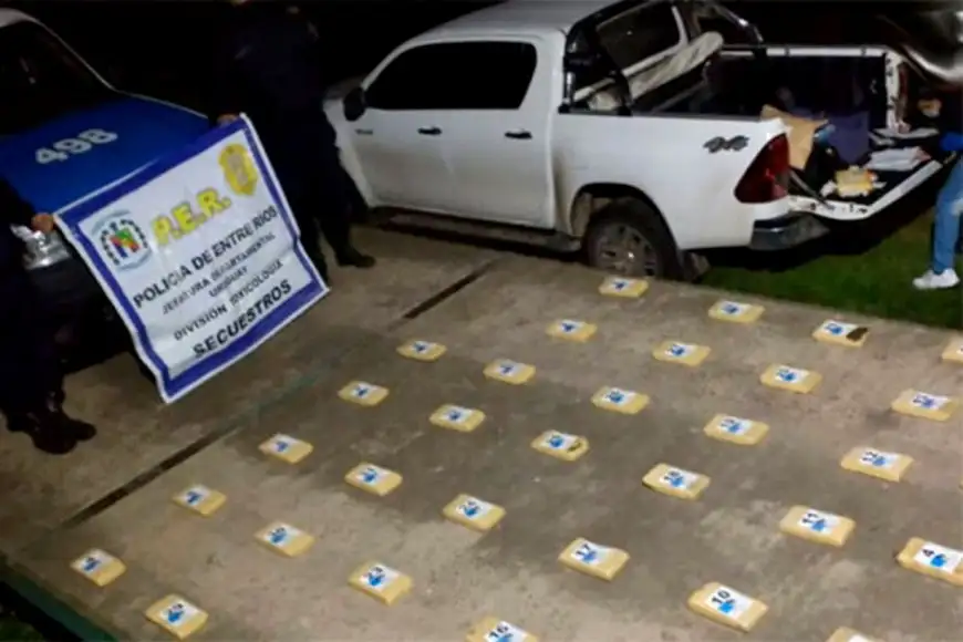 Hallaron más de 40 kilos de cocaína: dos personas escaparon de la Policía