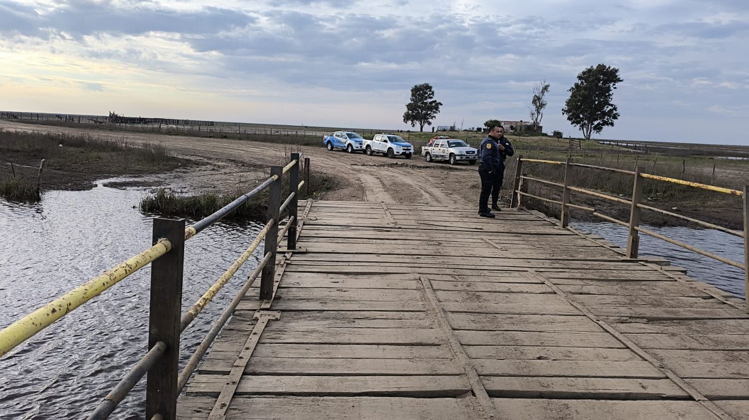 Hallaron sin vida al segundo ocupante del auto que cayó a un arroyo en Médanos