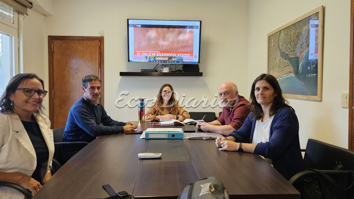 Jimena López, recibió a investigadores de CONICET del Laboratorio de la UNICEN Quequén.