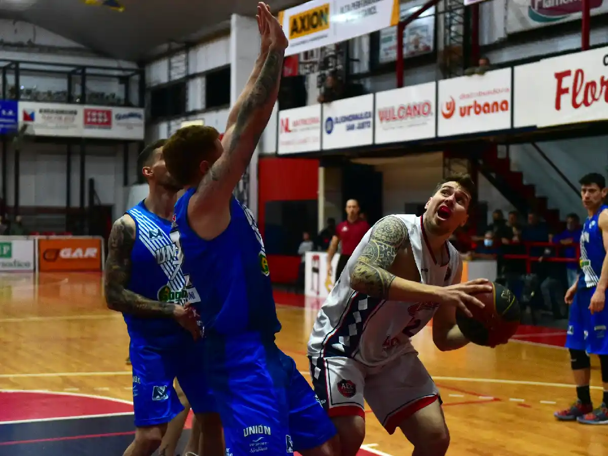 El Ceibo pegó primero