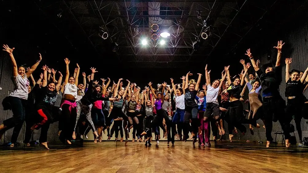 Convocan a bailar por los trabajadores de la danza