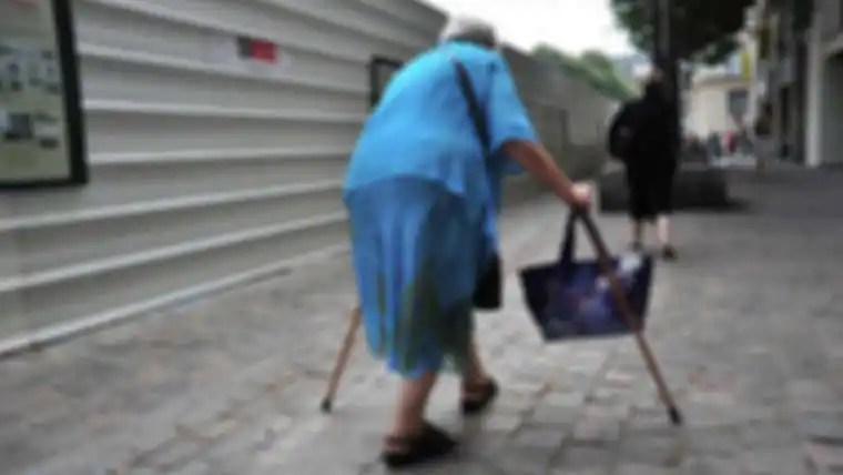 Córdoba: detienen a una abuela con armas en su cartera