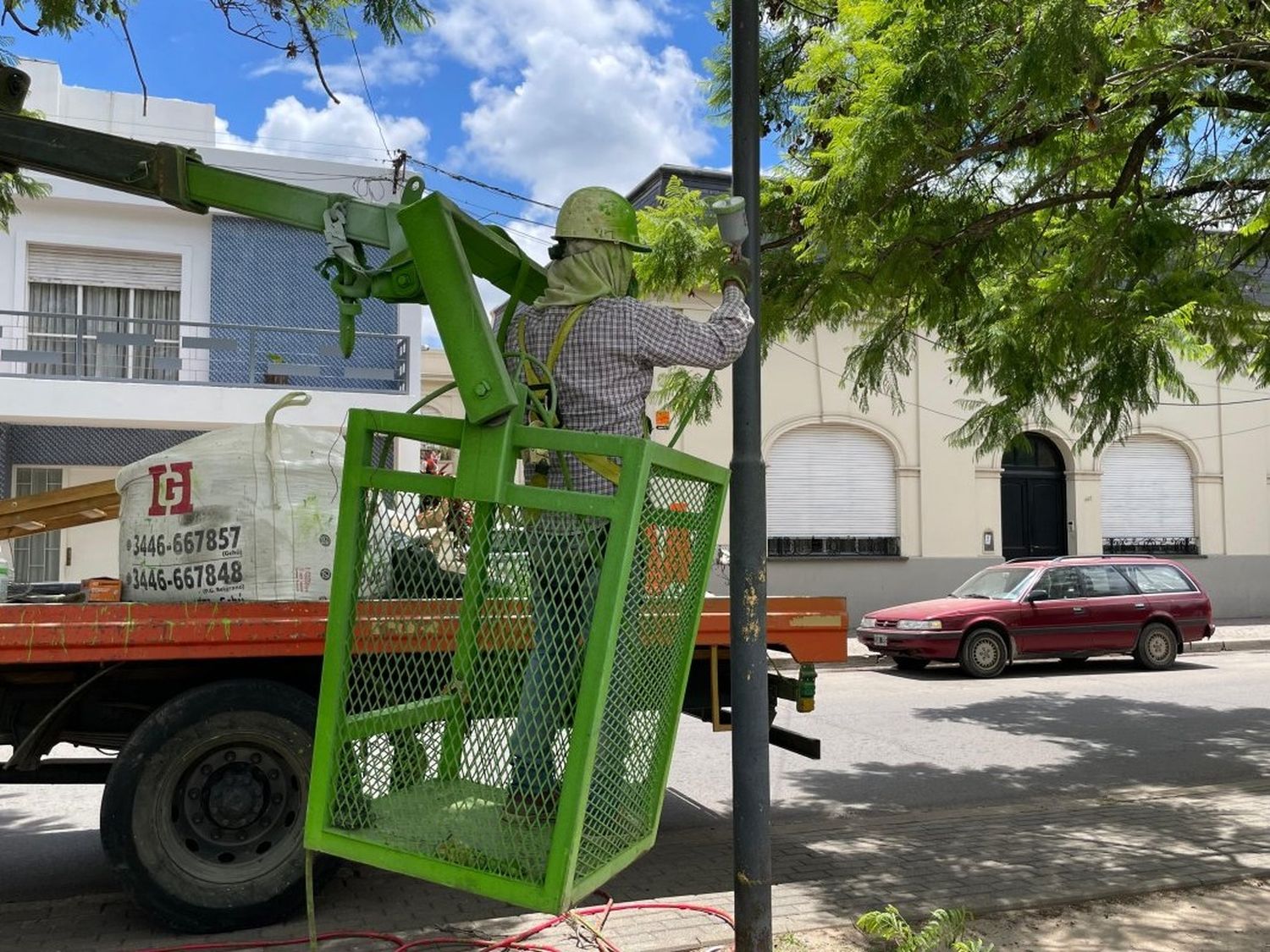 Avanzan en el mejoramiento del alumbrado público de Avenida Luis N. Palma hasta el Puente Méndez Casariego