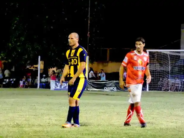 Juventud y Larroque igualaron sobre el final en Urdinarrain