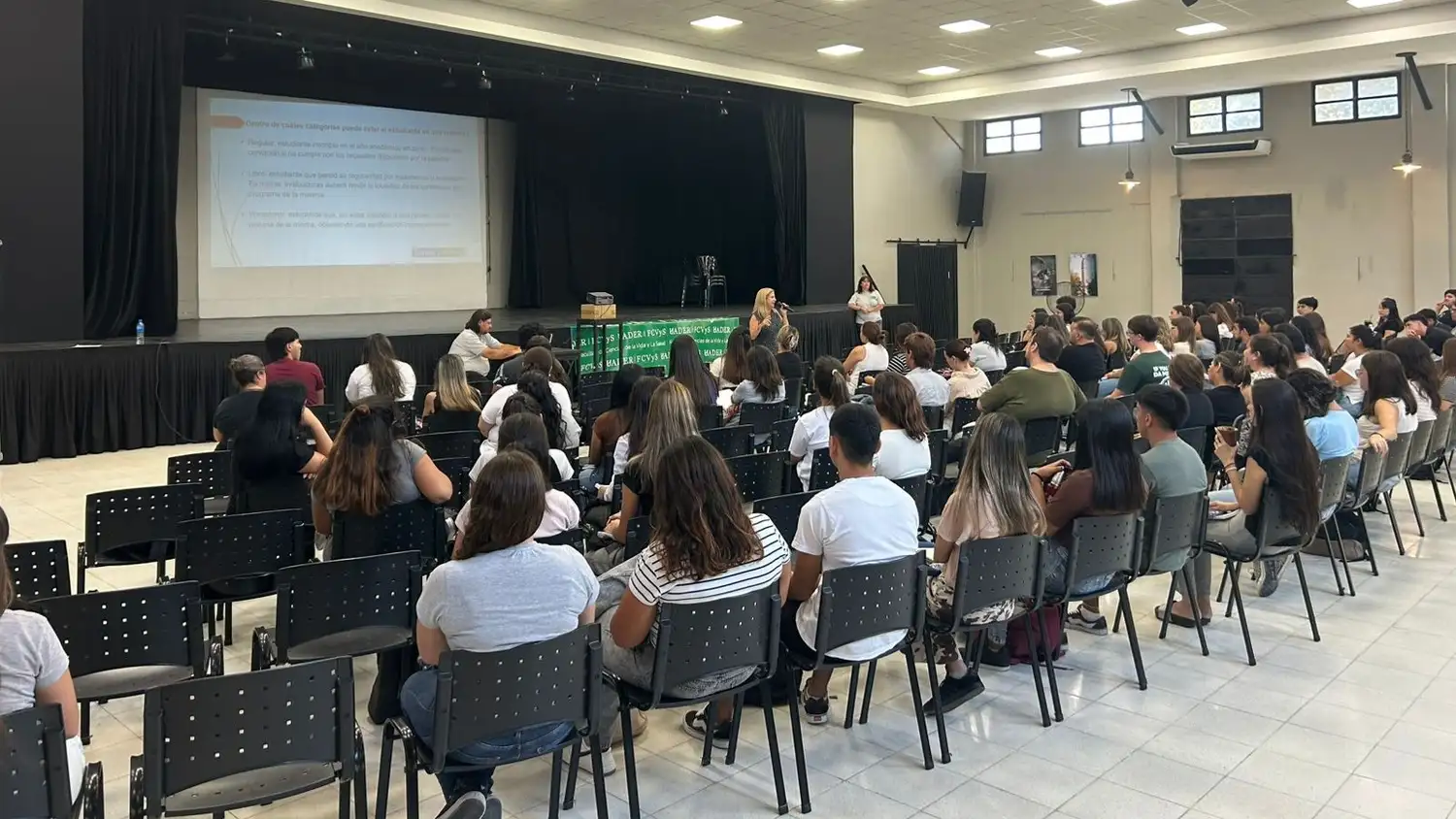 Con más de 150 inscriptos, comenzó el cursado de la Licenciatura en Higiene y Seguridad Laboral de UADER