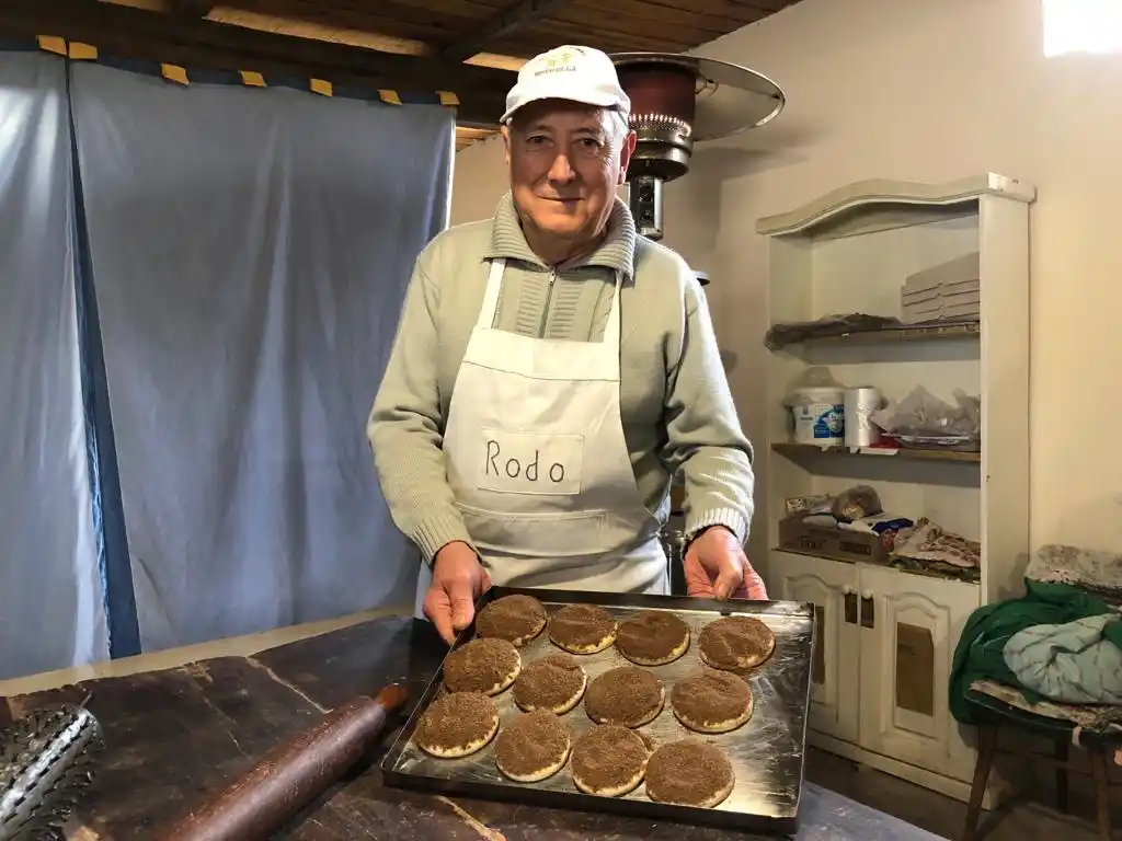 GOÑI Rodolfo Azucena panaderia tortas negras 11-08-23 - 4