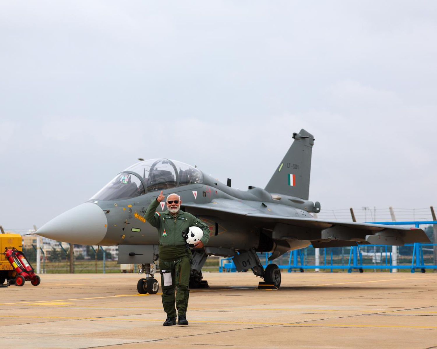 Quality Control: Indian Prime Minister flies in a LCA Tejas