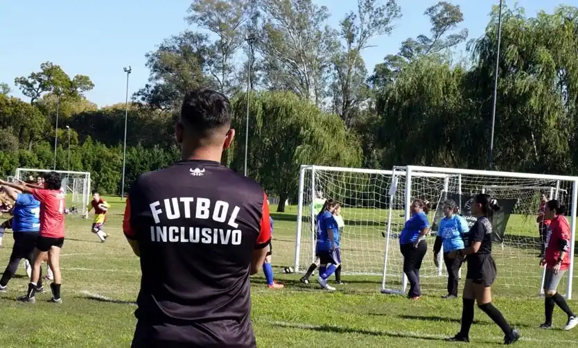 La Liga Inclusiva se inició con una jornada a puro fútbol en el Polideportivo de Pilar