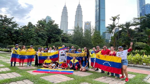 Al grito de «¡GLORIA AL BRAVO PUEBLO»! De POLO a POLO venezolanos por el mundo acataron el llamado de María Corina (+Fotos y videos)