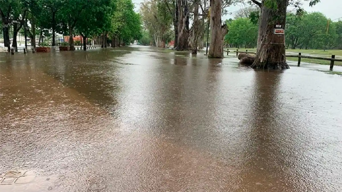 Continua en ascenso el río Gualeguaychú mide 3,87 metros