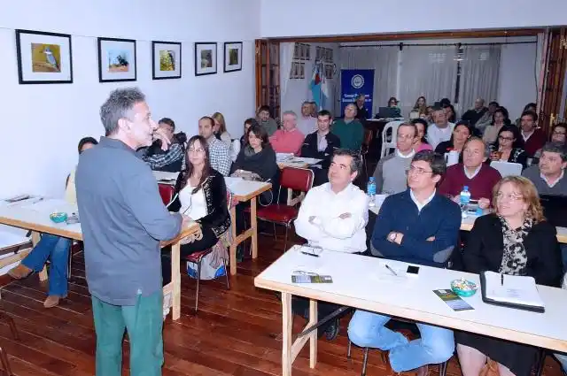 Se realizó capacitación para profesionales del CPCEER
