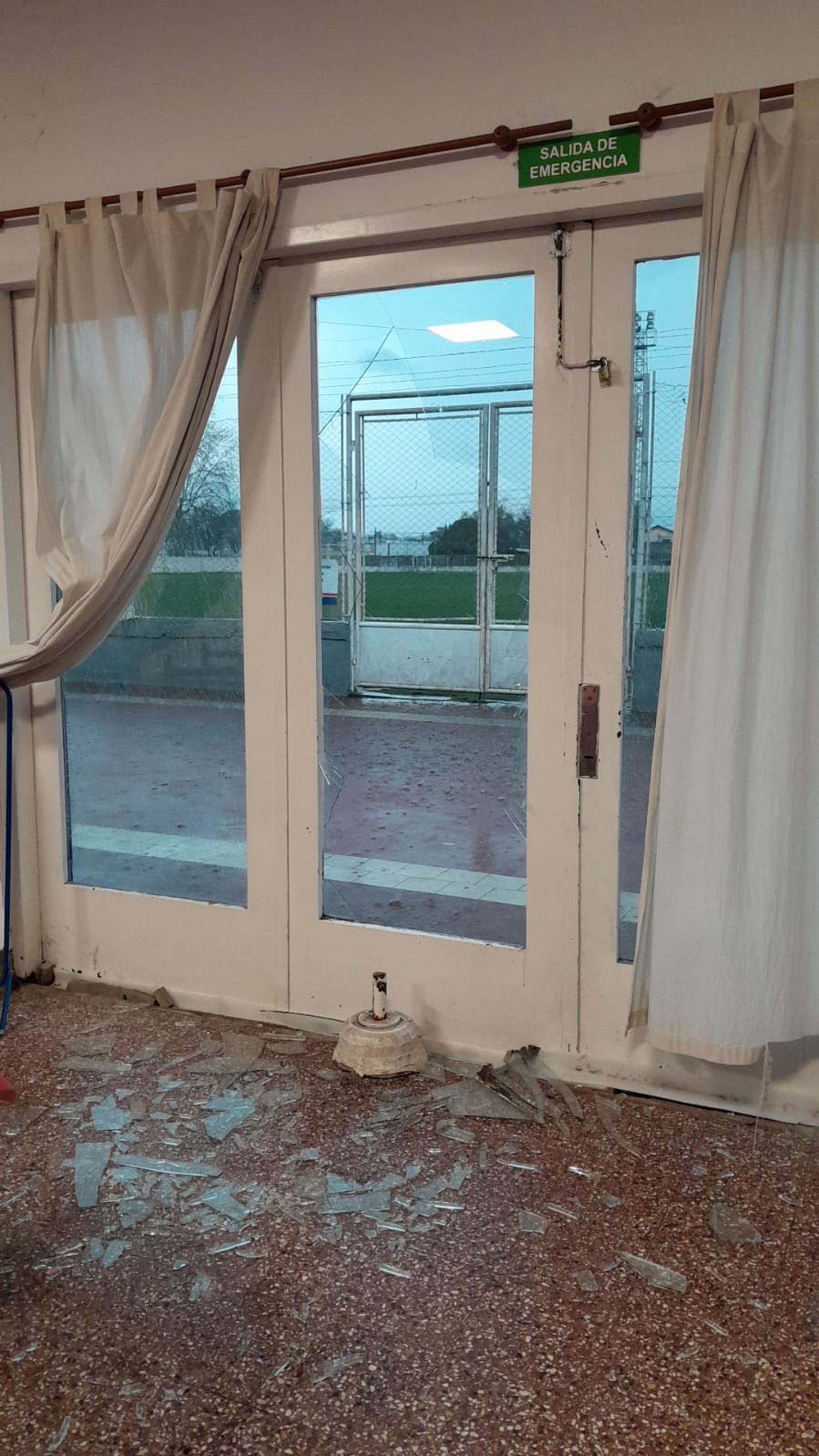 Robo y destrozos en el Club Ferrocarril Sud