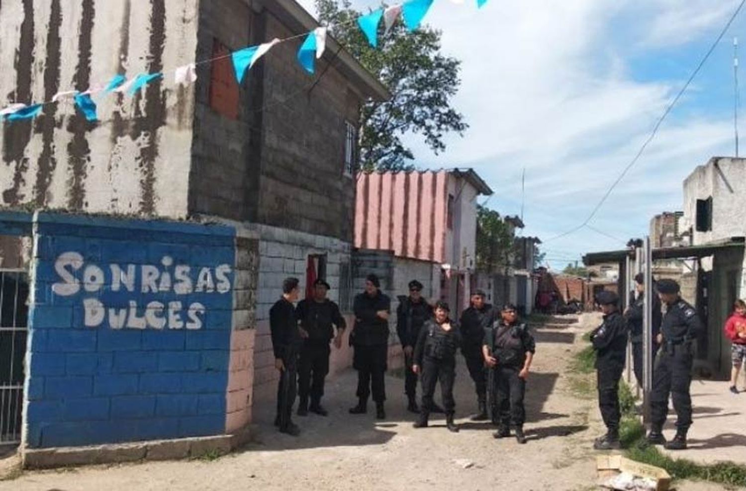 Asesinó a cuchillazos a un joven de 21 años, huyó y luego se entregó a la policía