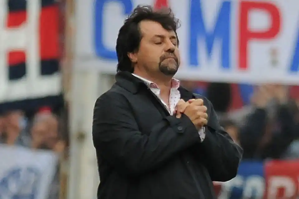 Fútbol: Caruso Lombardi se fue de Quilmes porque le quisieron bajar el sueldo