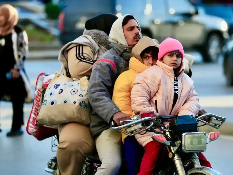 Conflicto en Medio Oriente: colapso en rutas y aeropuertos mientras miles de personas intentan abandonar la región