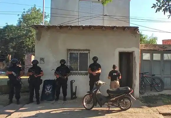 PDI detuvo a una pareja en Pilar por venta de droga