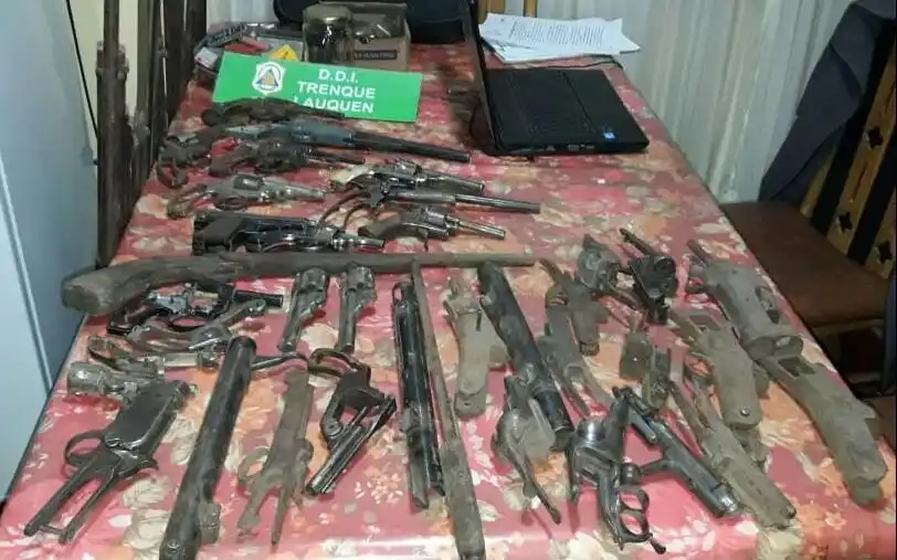Pehuajó: Abuelo de 87 años detenido con 12 revólveres y 28 armas largas