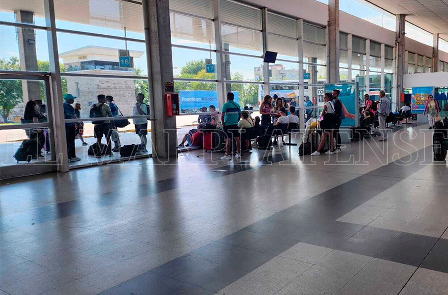 Retuvieron un ómnibus con egresados en la Terminal por fallas en la unidad