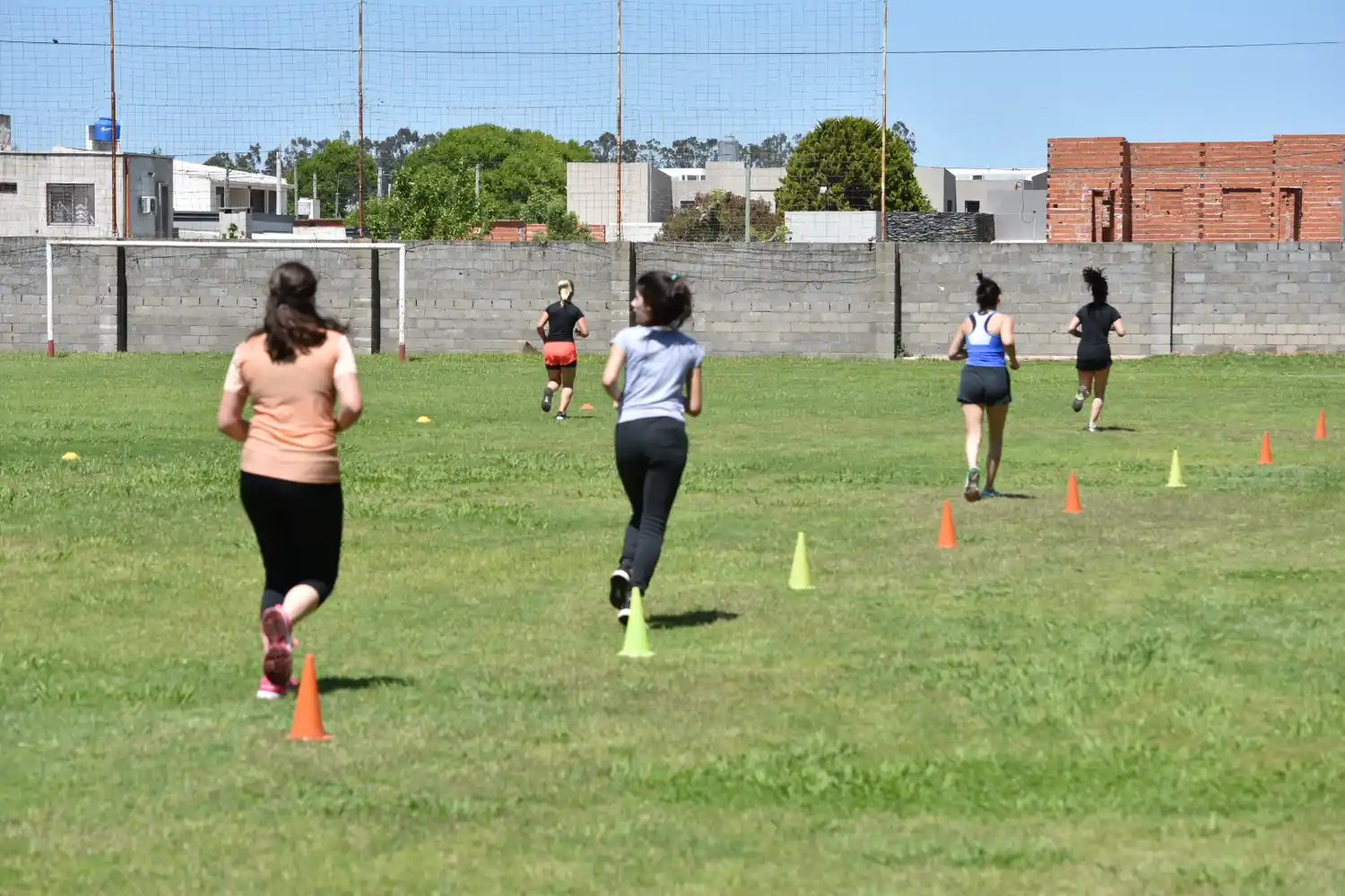 Paso atrás para los clubes en Fase 3: aumentaron las restricciones a socios y deportistas
