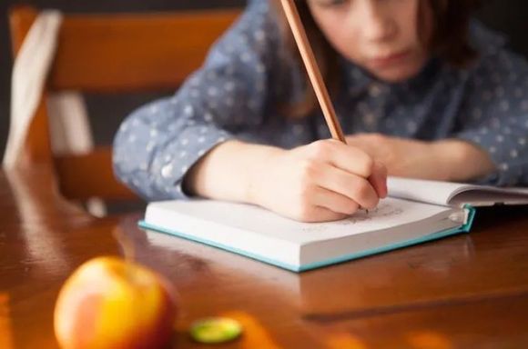 Abrió la inscripción de “Alumnit@s: Argentina, te escuchamos”, el concurso de escritura para chicos de 11 a 16 años