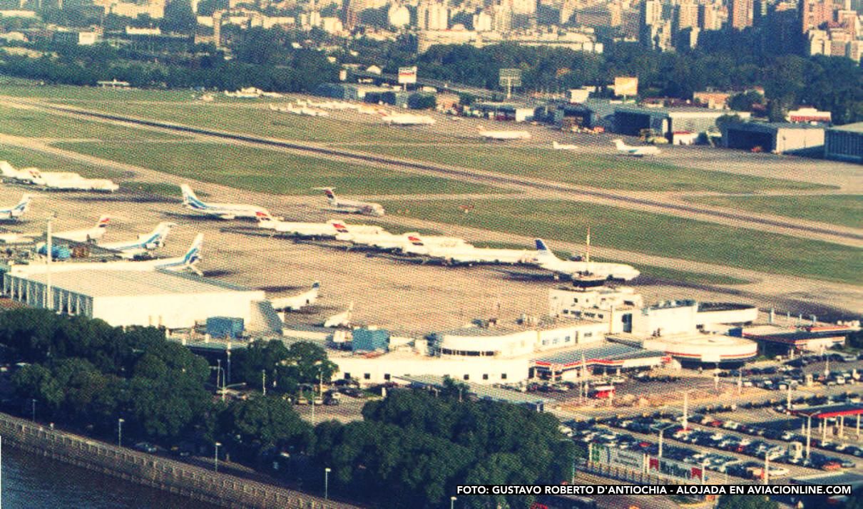 Aeroparque Jorge Newbery en los años 90 (Foto: Gustavo Roberto D'Antiochia)