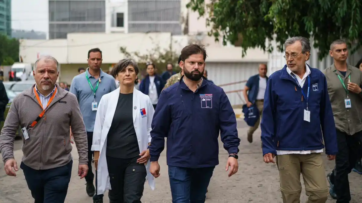 Presidente Boric decreta dos días de duelo nacional en Chile: cifra de fallecidos por incendios asciende a 99