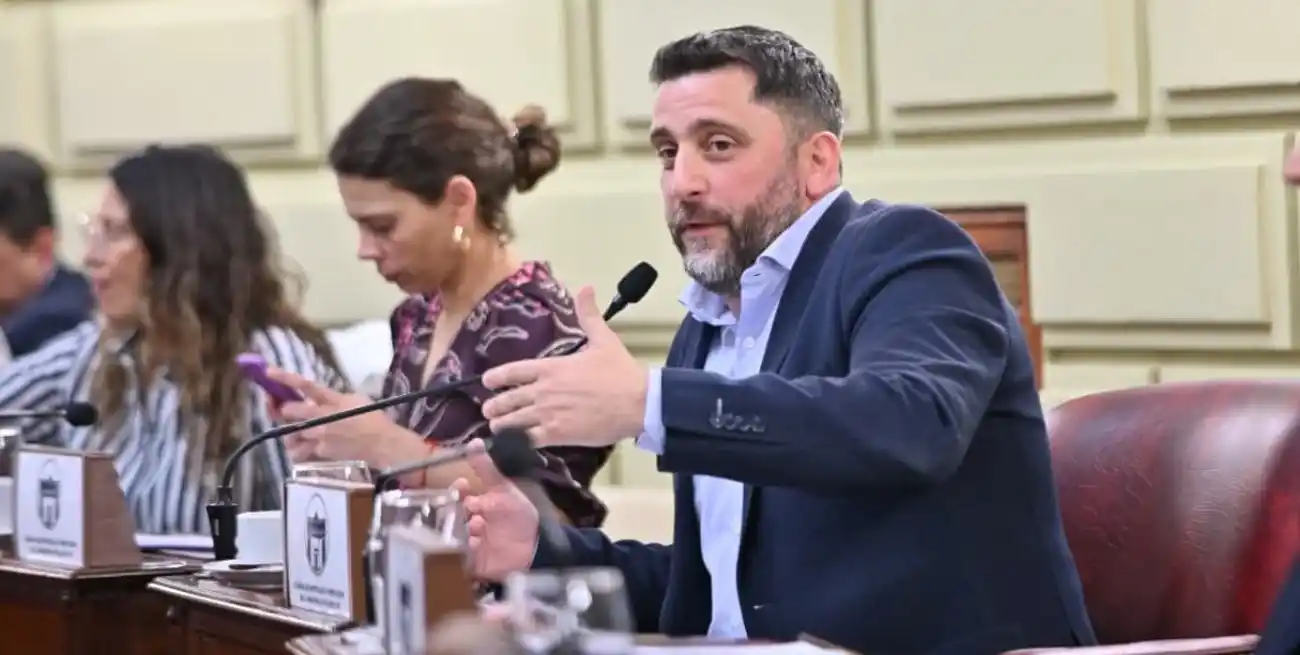 El diputado Mariano Cuvertino (Unidos para Cambiar Santa Fe-PS).